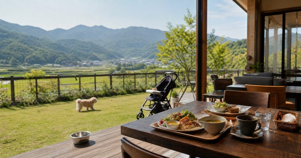 東みよし町の山並みを望むカフェテラス。ドッグラン、ランチ、ベビーカーがある三世代ランチのイメージ